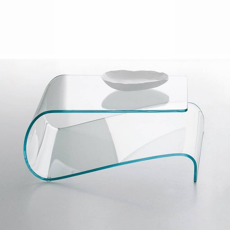 Different ways in which bent glass table can be used