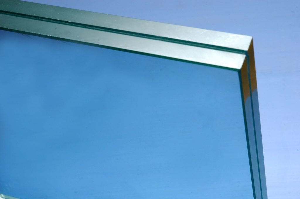 Steps to follow while purchasing laminated safety glass