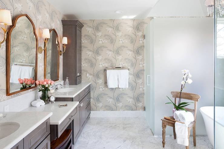 Elegance can be added to any place with the use of gold arch mirror