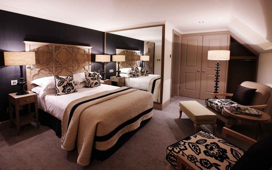 Four Beneficial Ways To Use Square Mirror Wall Décor Glass