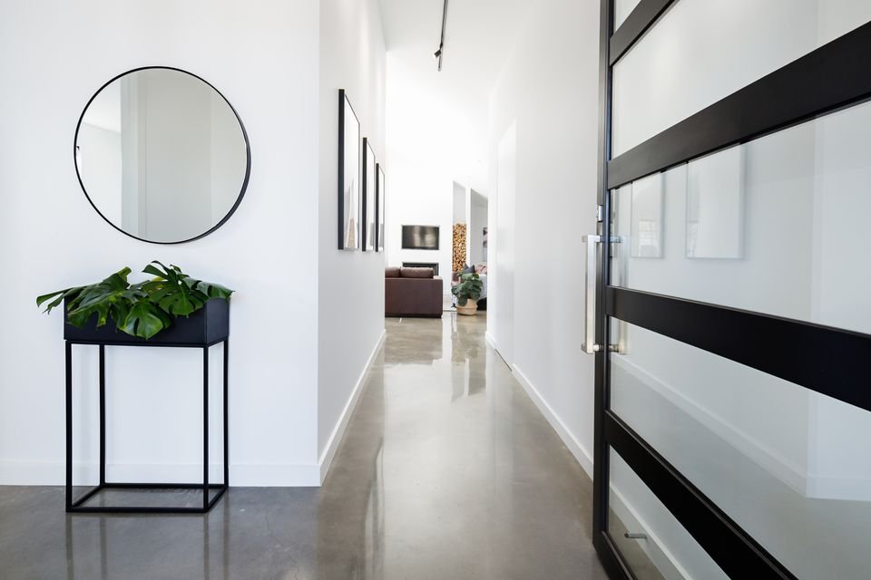 Do’s and Don’ts of Hanging Wall Mirrors at Home